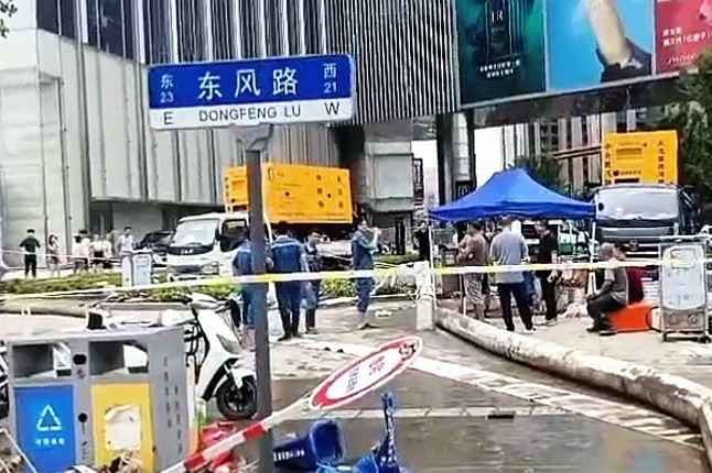 银川博宇文化艺术研究有限公司排涝突击队在排涝现场